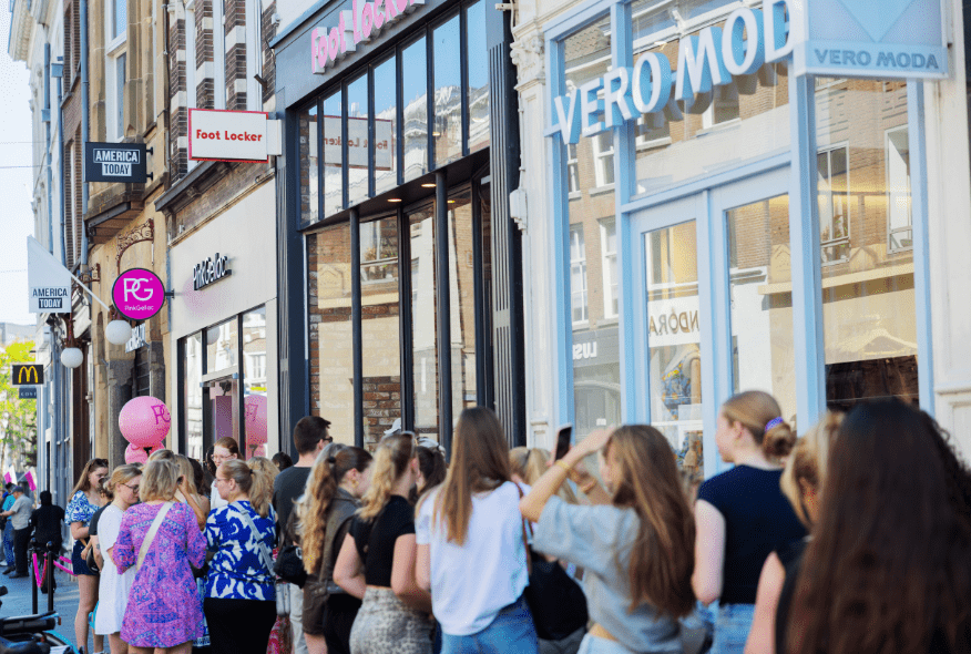 Den Bosch turns out in force for Pink Gellac Colour Boutique opening