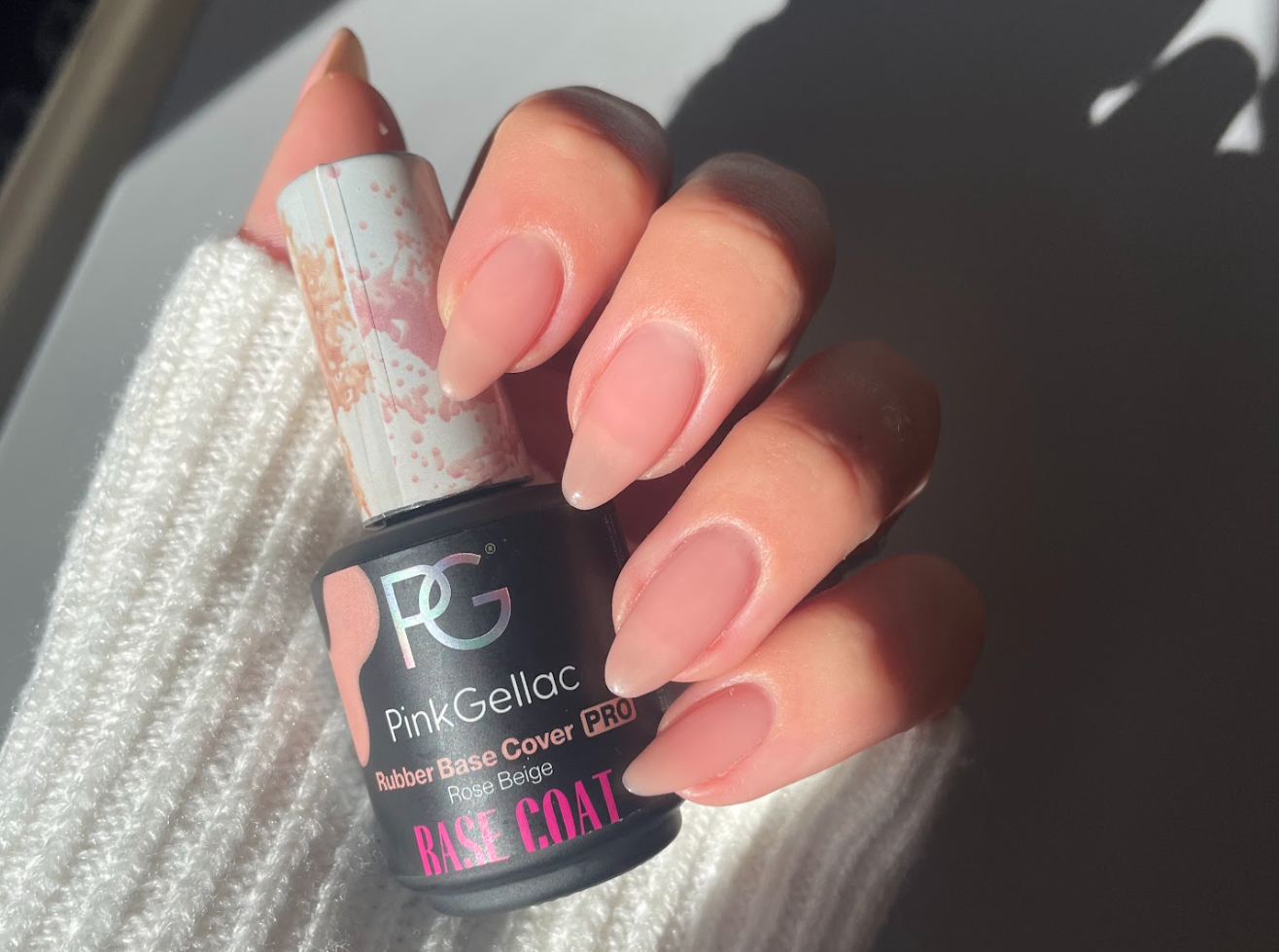 How to enhance your nails with semi-transparant gel polish?