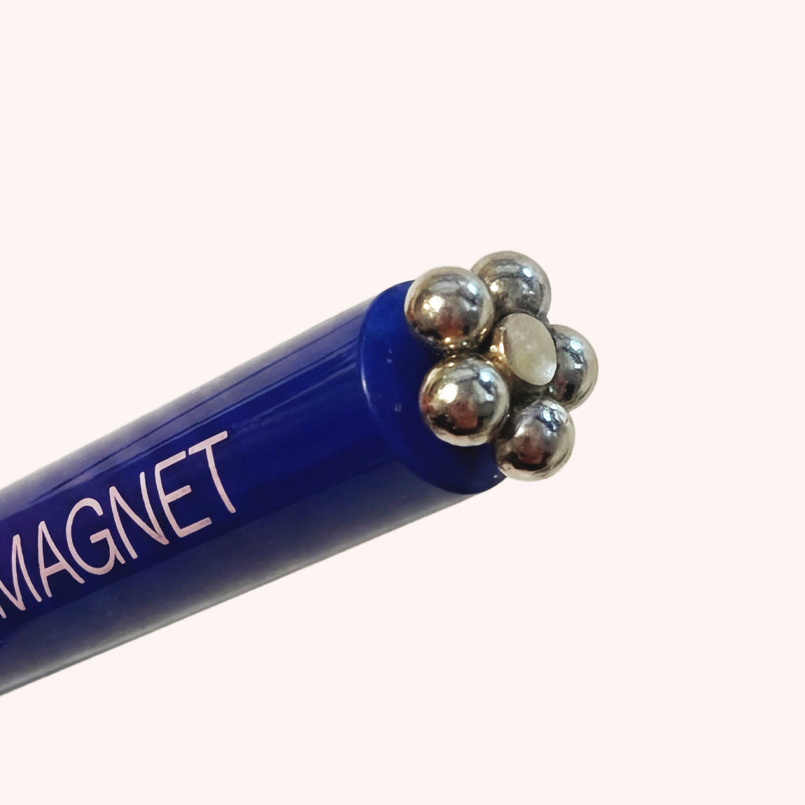 Cat Eye Flower Magnet