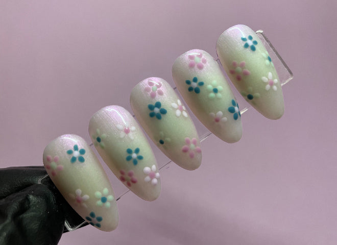Mini Flowers Nail Art