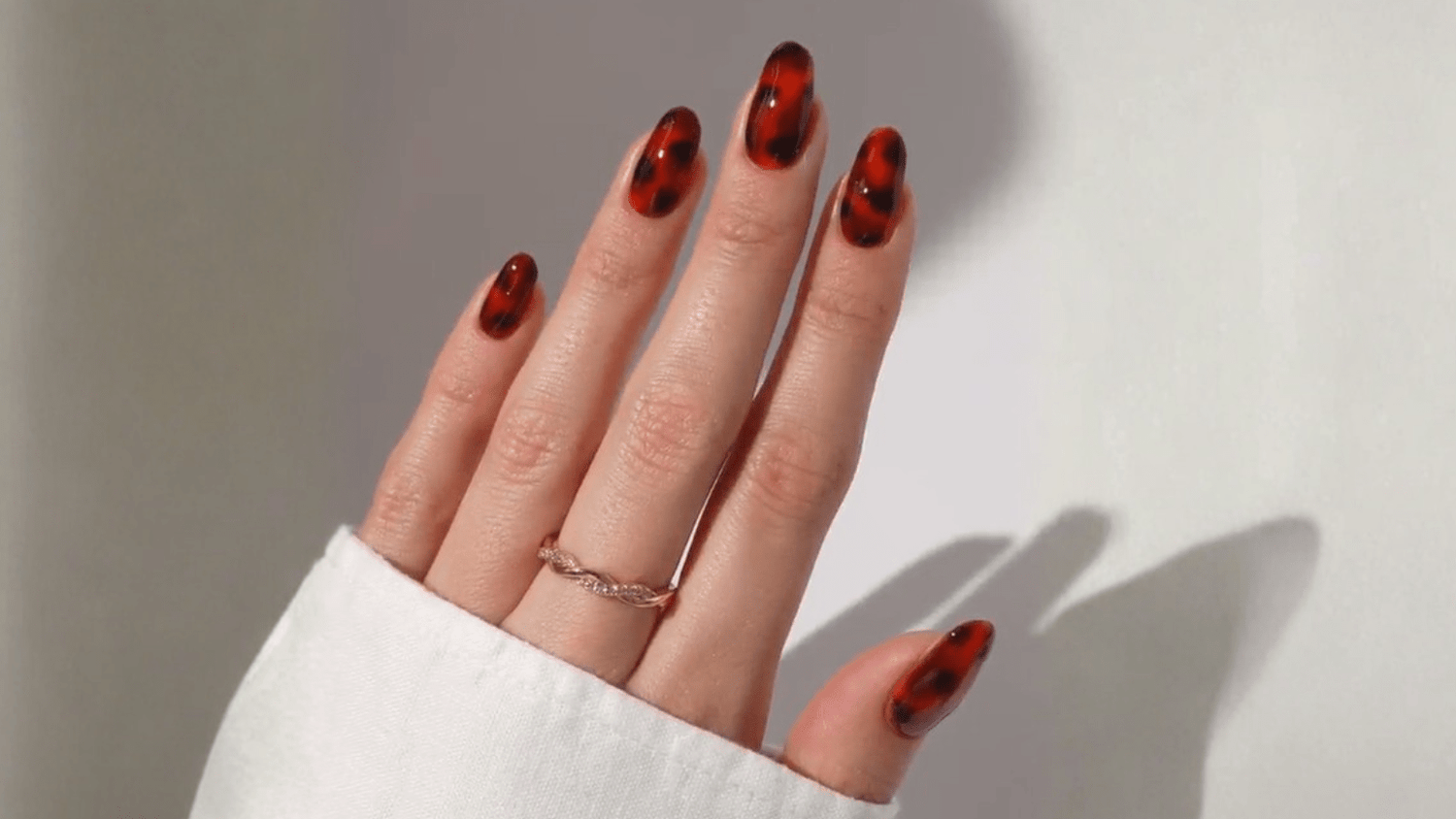 Tortoise Nail Art with a Jelly Coat