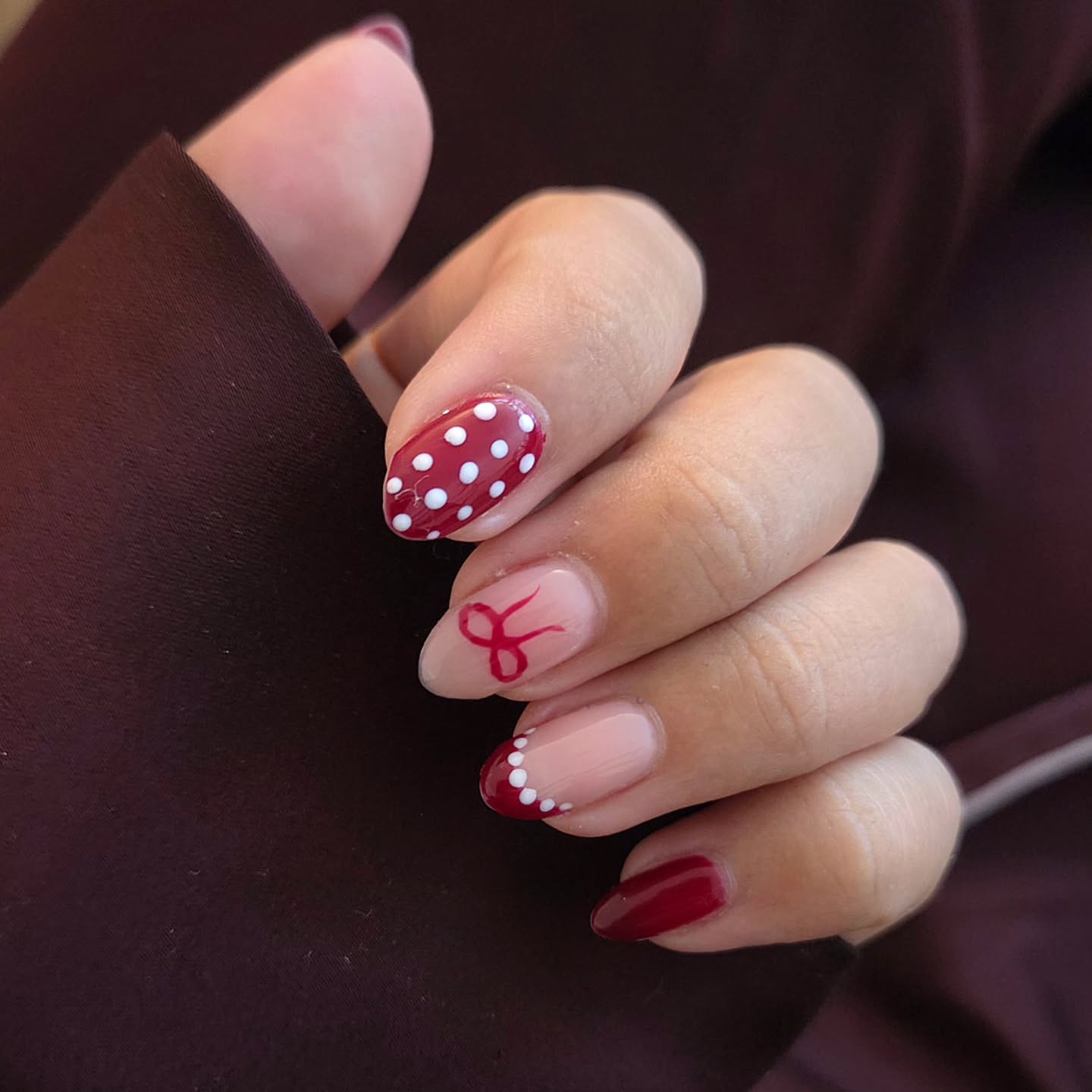 199 Luscious Red - The Polka Bow Look