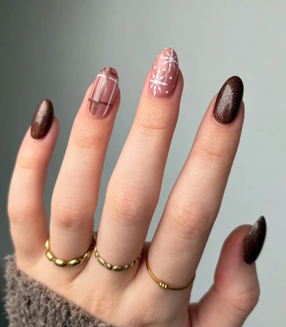 Hand with manicured nails wearing Pink Gellac 299 Coco White gel polish.