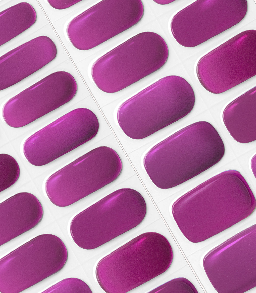 Close-up of the Pink Gellac 010 Bubblegum Chrome gel nail sticker sheet.