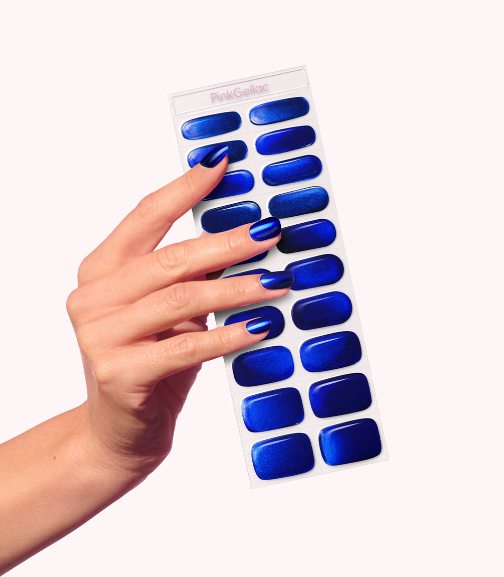 Hand wearing Pink Gellac 017 Royal Chrome gel nail stickers.